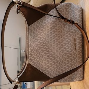 Michael Kors zipper top shoulder bag